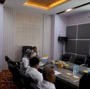 Rapat Bersama Perumda Waemami, Bupati Ibas Tekankan Ketersediaan Air Bersih di Wilayah Pesisir