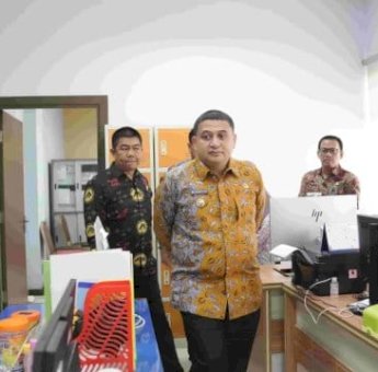 Sidak Kantor Gabungan Dinas, Wali Kota Munafri Tegaskan Perbaikan Gedung dan Etos Kerja
