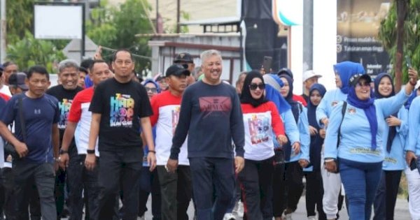 Bupati Irwan Bareng Ribuan Warga Meriahkan Jalan Sehat Hari Koperasi ke-78 di Pinrang