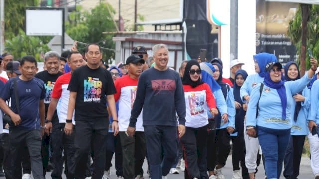 Bupati Irwan Bareng Ribuan Warga Meriahkan Jalan Sehat Hari Koperasi ke-78 di Pinrang