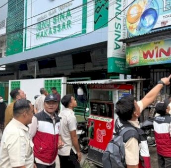 Tegakkan Aturan, Pemkot Makassar Tertibkan Reklame Ilegaldi 16 Titik