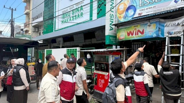 Tegakkan Aturan, Pemkot Makassar Tertibkan Reklame Ilegaldi 16 Titik