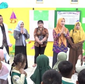 Bunda PAUD Pangkep Nurlita Wulan Purnama Yusran Tinjau Pelaksanaan MPLS, Tekankan Pentingnya Pendekatan Holistik