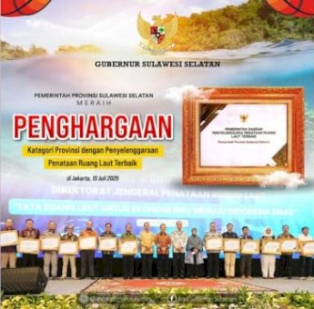 Gubernur Sulsel Terima Penghargaan Penataan Ruang Laut Terbaik dari Menteri KKP