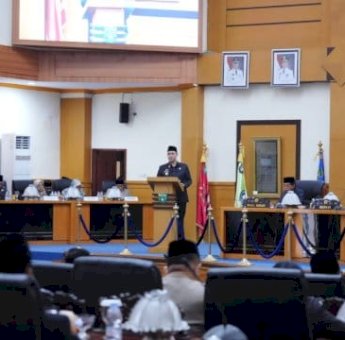 Bupati Yusran Lalogau Serahkan Dua Ranperda Saat Sidang Paripurna DPRD Pangkep