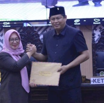 Wabup Lutim Puspawati Sampaikan Jawaban Atas Pemandangan Fraksi Ranperda APBD 2024