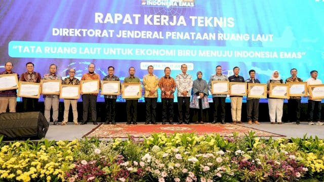 Sulsel Provinsi Pertama Integrasikan RTRW dengan Zonasi Laut, Raih Penghargaan Nasional