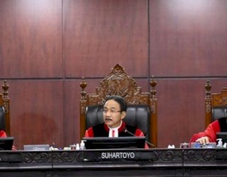 MK Tolak Gugatan Syarat Pendidikan Capres-Cawapres Minimal S1