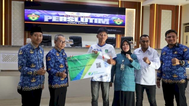 Dilepas Sekda, Laga Perdana Tim Sepakbola Askab PSSI Lutim Lawan Tuan Rumah
