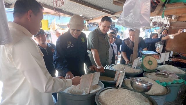 Tanggapi Keluhan Warga soal Harga Beras yang Melonjak, Komisi C DPRD Palopo Sidak Pasar