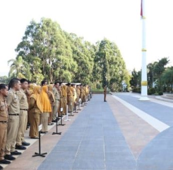 Pimpin Apel Pagi, Bupati Irwan Tegaskan Disiplin ASN dan Komitmen Pelayanan Prima