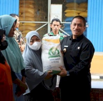 Bupati Ibas Lepas Bantuan Beras untuk 16.040 Keluarga di Luwu Timur