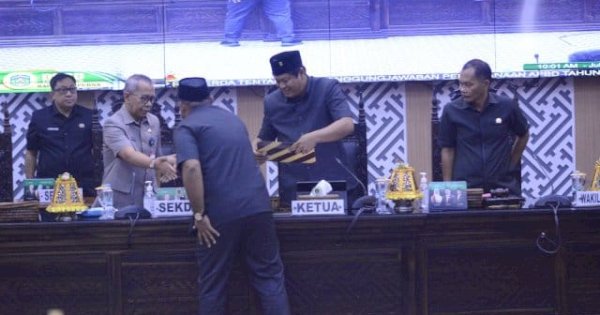 Sekda Lutim Hadiri Paripurna Pendapat Akhir Fraksi Terhadap Ranperda APBD 2024