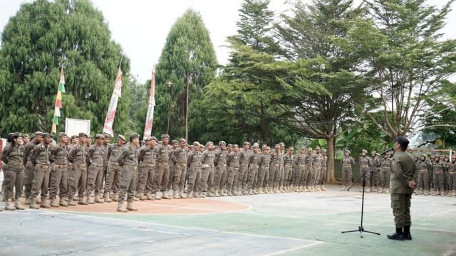 Pimpin Apel Gelar Pasukan Satpol PP, Bupati Ibas Tegaskan Nasionalisme dan Ketertiban