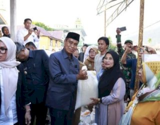 DPRD Barru Apresiasi Penyaluran Bantuan Pangan Beras untuk 24.040 KPM di 7 Kecamatan