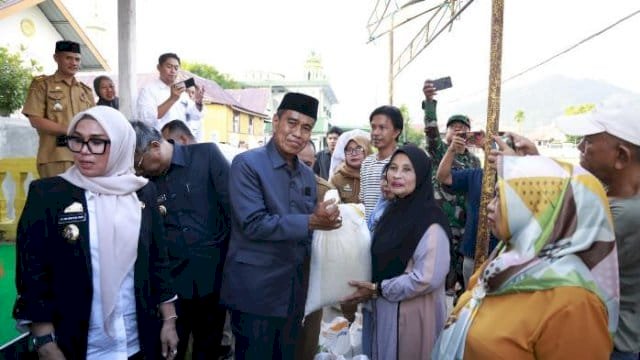 DPRD Barru Apresiasi Penyaluran Bantuan Pangan Beras untuk 24.040 KPM di 7 Kecamatan