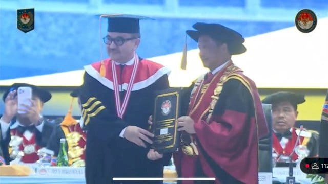 Predikat Cumlaude, Sekda Sulsel Jufri Rahman Raih Lulusan Terbaik S3 Ilmu Pemerintahan IPDN