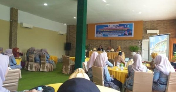 Istri Anggota DPRD Pangkep Dilatih Table Manner untuk Tingkatkan Kapasitas