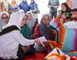 Bunda PAUD dr Andi Arfiah Tasming Beri Dukungan Moril Korban Kebakaran