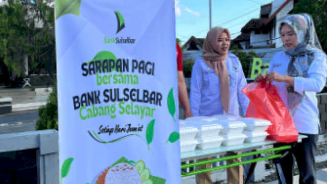 Jumat Berkah, Bank Sulselbar Selayar Tebar Kepedulian Melalui Program Sarapan Pagi