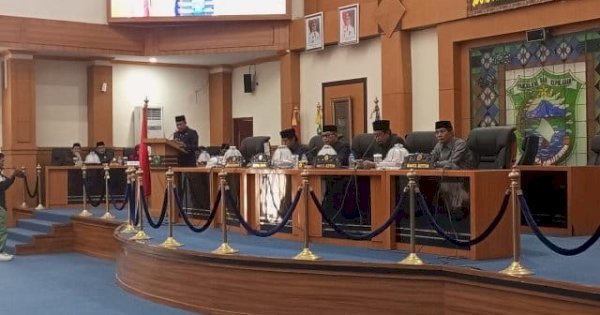 Wabup Abdul Rahman Serahkan Rancangan KUA-PPAS Perubahan APBD 2025 ke DPRD Pangkep