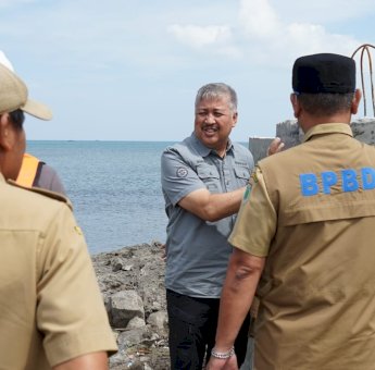 Bupati Irwan Tinjau Rehabilitasi Jalan Poros Ammani&ndash;Langnga dan Pembangunan Tanggul di Mattiro Sompe, Tegaskan Kualitas Pekerjaan