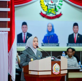 Wagub Sulsel Fatmawati Rusdi Jawab Tuntas Kritik DPRD, Berdiri Dua Jam Baca 126 Halaman di Paripurna
