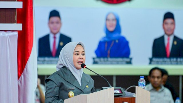 Wagub Sulsel Fatmawati Rusdi Jawab Tuntas Kritik DPRD, Berdiri Dua Jam Baca 126 Halaman di Paripurna.