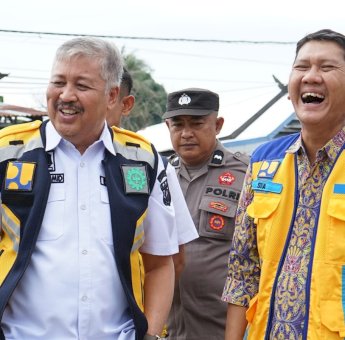 Bupati Pinrang Irwan Hamid Tinjau Langsung Normalisasi Saluran Irigasi di Kecamatan Suppa