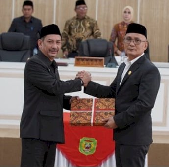 Ketua DPRD Palopo Pimpin Penyerahan Ranperda Pertanggungjawaban APBD 2024 dalam Rapat Paripurna