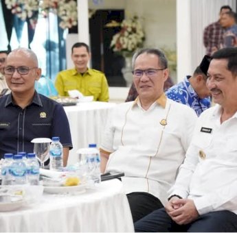 Penyerahan Sertifikat Barang Milik Daerah: Ketua DPRD Palopo Hadir dan Beri Dukungan