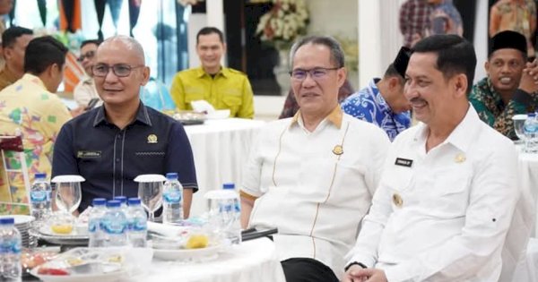 Penyerahan Sertifikat Barang Milik Daerah: Ketua DPRD Palopo Hadir dan Beri Dukungan