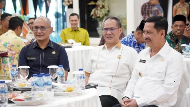 Penyerahan Sertifikat Barang Milik Daerah: Ketua DPRD Palopo Hadir dan Beri Dukungan