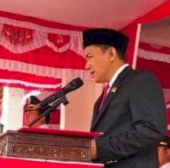 Ketua DPRD Lutra Husain Bacakan Teks Proklamasi Kemerdekaan Pada HUT ke-80