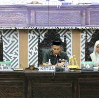 Wabup Puspawati Apresiasi Pandangan Umum Fraksi DPRD terhadap Ranperda Perubahan APBD 2025