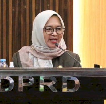 Wabup Puspawati Sampaikan Jawaban Bupati atas Pandangan Fraksi-Fraksi Terkait Ranperda Perubahan APBD 2025
