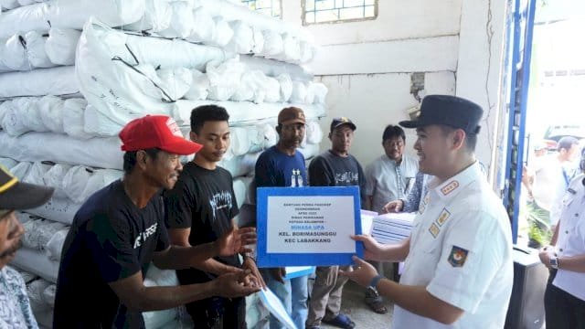 Bantuan Geomembran Diharapkan Dongkrak Produksi Garam Petambak Pangkep