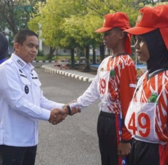 Sambut HUT RI ke-80, Wabup Buka Latihan Paskibraka Kabupaten Pinrang