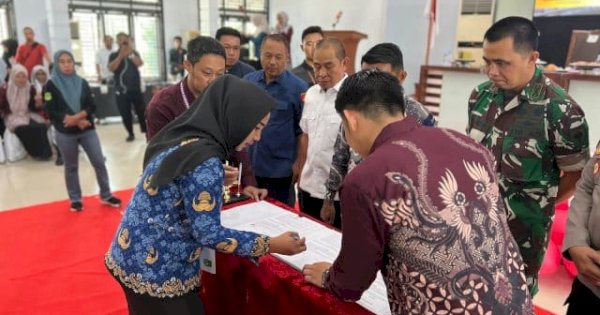 Bupati Syaharuddin Alrif Serahkan 310 SK Pengangkatan PPPK Pemkab Sidrap