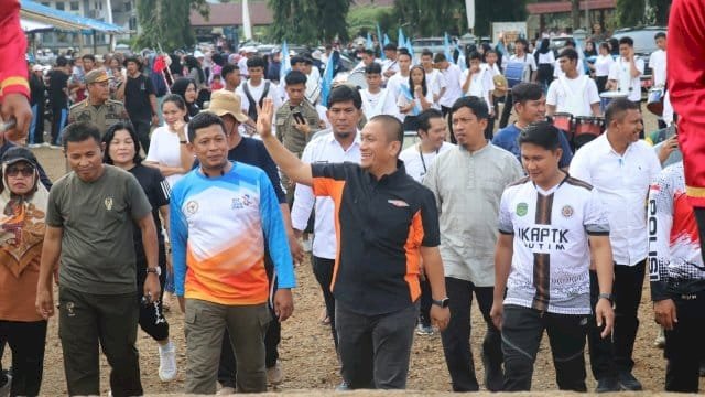 Meriahkan HUT RI ke-80, Bupati Lutim Ibas Buka Pesta Olahraga dan Seni di Wasuponda
