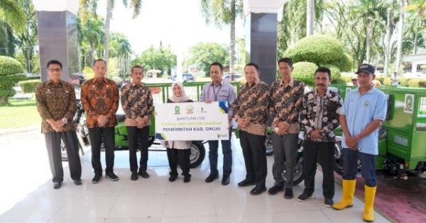 Bupati Sinjai Terima Bantuan Motor Bak Sampah dari Bank Sulselbar