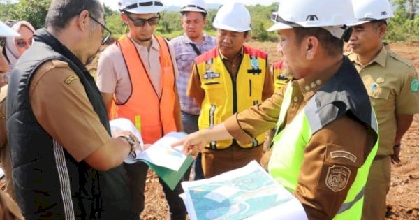 Bupati Irwan Tinjau Pembangunan Labkesmas di Malili, Target Rampung Tepat Waktu