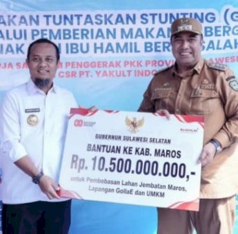 Gubernur Sulsel Serahkan Bantuan Keuangan Rp10,5 M untuk Pemkab Maros