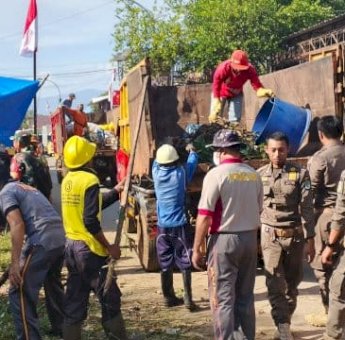 TNI Kolaborasi Pemda Lutim Gelar Karya Bakti di HUT RI Ke 80
