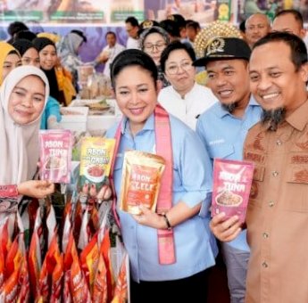 Gubernur Andalan Dampingi Komisi IV DPR RI Kunker di BPPMHKP Makassar, Titiek Soeharto Puji Komoditas Ekspor Laut Sulsel