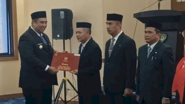 Ratusan PNS Pemkab Maros Terima Satyalencana Pengabdian