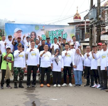 Bupati Ibas Canangkan &ldquo;Jumat Bersih Juara&rdquo;, Wujudkan Semangat Gotong Royong dan Pelestarian Lingkungan