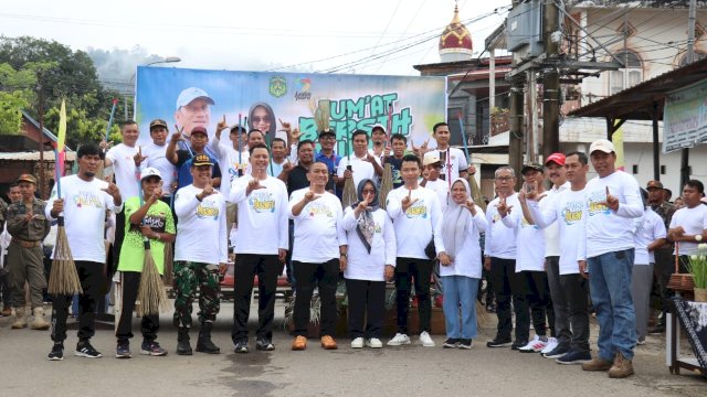 Bupati Ibas Canangkan &ldquo;Jumat Bersih Juara&rdquo;, Wujudkan Semangat Gotong Royong dan Pelestarian Lingkungan