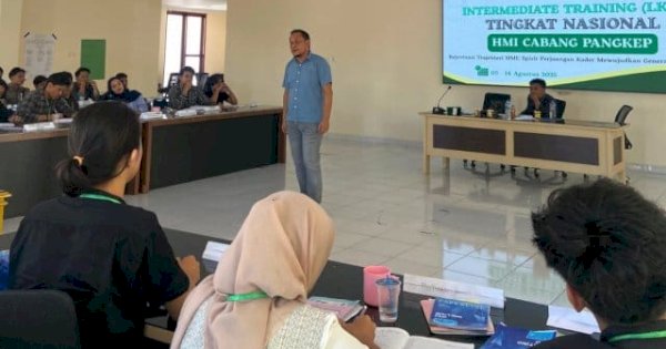 Jadi Pemateri, Anggota DPRD Pangkep Dorong Kebebasan Akademik di LK II HMI