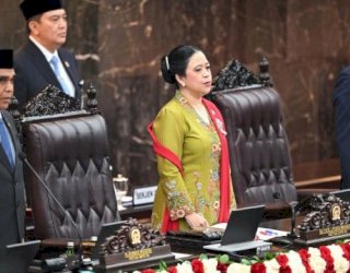 Di Hadapan Jokowi, Puan Singgung Sering Ada Campur Tangan pada Demokrasi Indonesia
